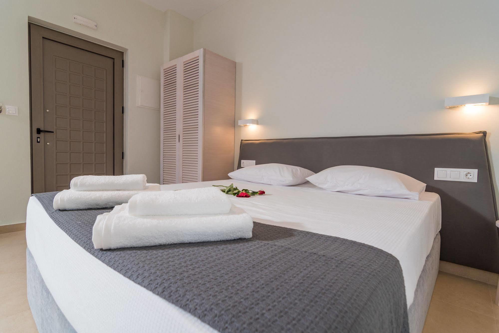 Blue Horizon Hotel Palaiochora Zewnętrze zdjęcie